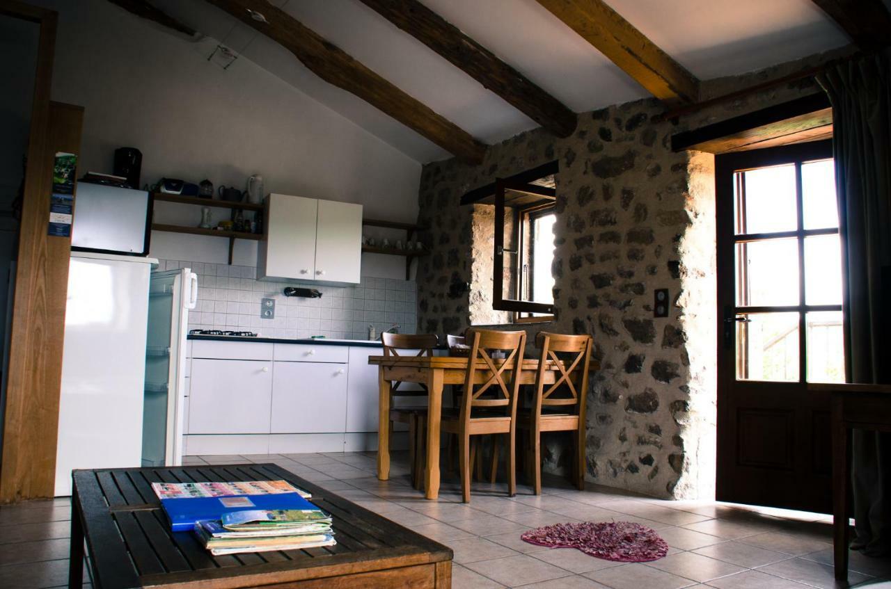 Le Petit Rias Gite Soleil Saint Maurice en Chalencon Exterior photo